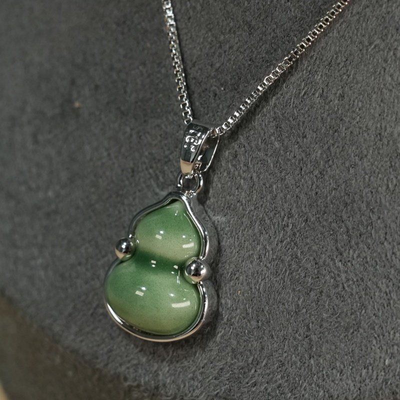 Gourd-Shaped Green Ceramic Necklace