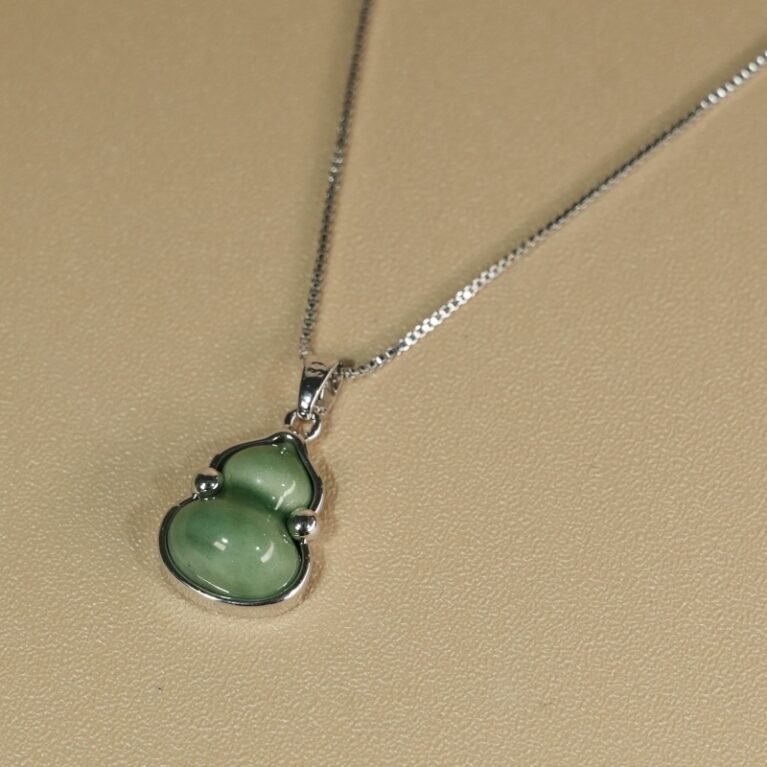 Gourd-Shaped Green Ceramic Necklace